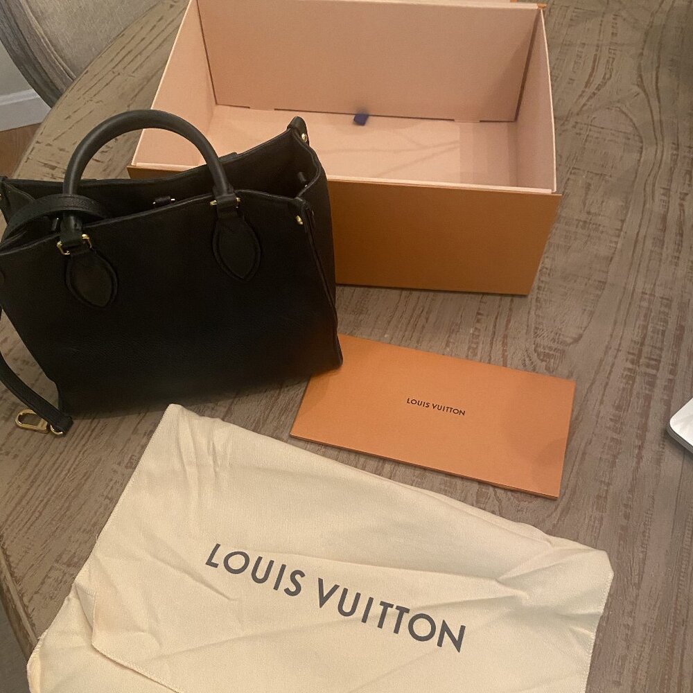 Authentic Louis Vuitton Monogram Giant OnTheGo PM (Black)(LOU1039138)